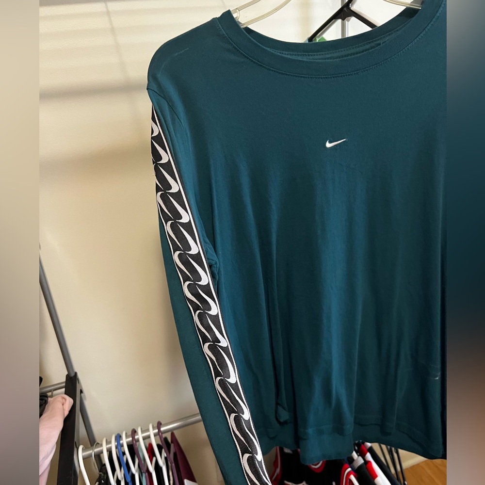 Nike Long Sleeve T-Shirt